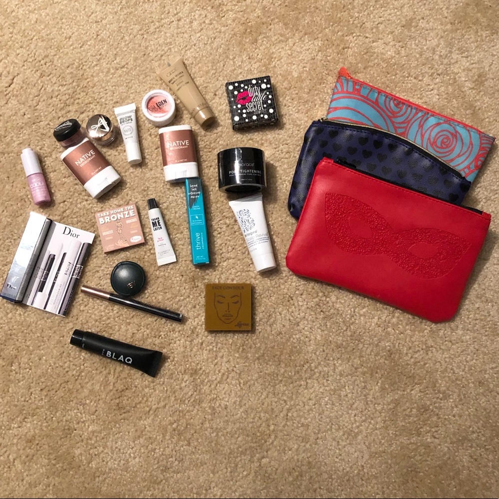 22 item mixed lot of beauty items.